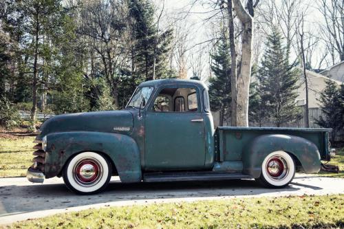 1930_vintage_truck_exterior_patina